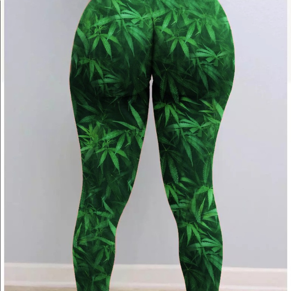 Black/Green 4/20 friendly Weed Leaf print leggings